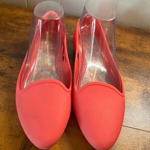 Women’s Size 7 Coral Pink Eve Pointed Toe Iconic Comfort Crocs, Good used